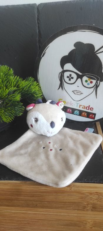 Doudou plat biche renne beige blanc rouge étoiles sucre d'orge faonLosange Petit
