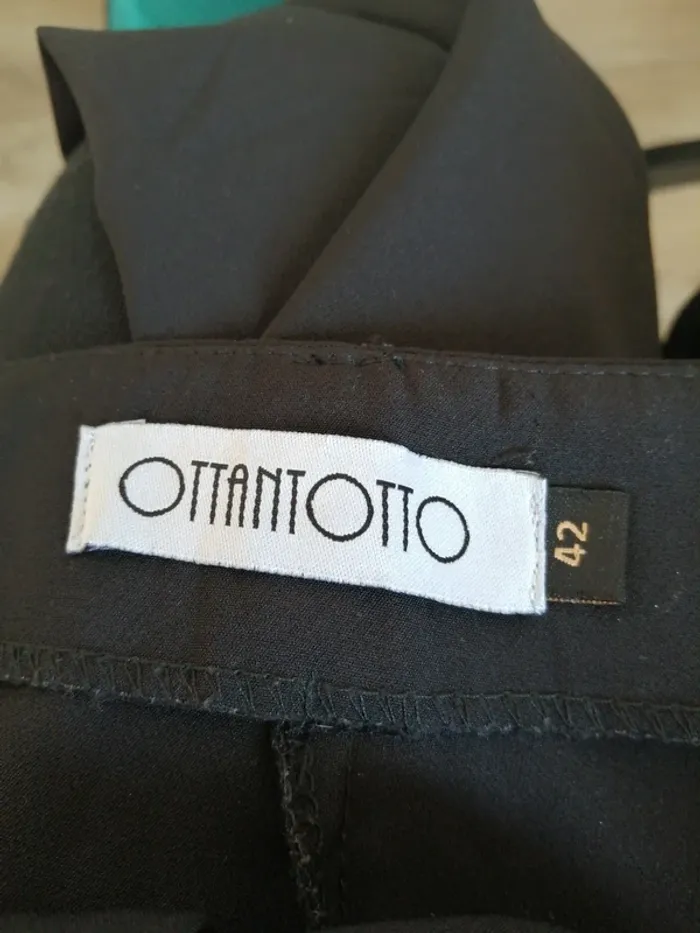 Pantalon noir droit style tailleur fausses poches arrières / ottantotto / (42) - photo numéro 9
