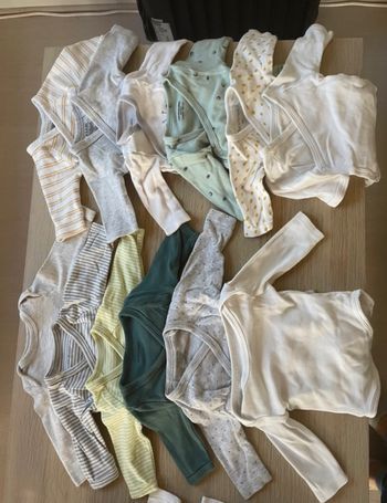 Bodies 1 mois lot de 12