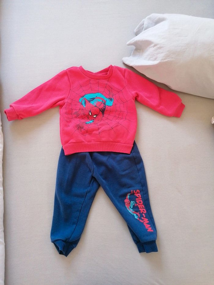 Eemble spider man
