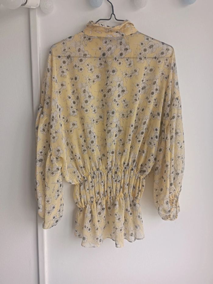 Chemisier jaune à fleurs Zara Taille M En très bon état - photo numéro 4