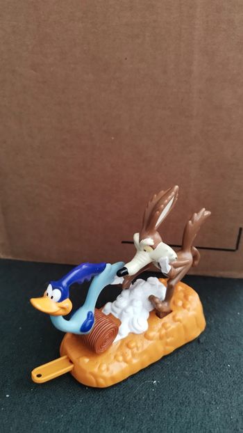 Figurine Mcdonald Europe Bip Bip Wile Coyote Road Runner Looney Tunes Figure toy