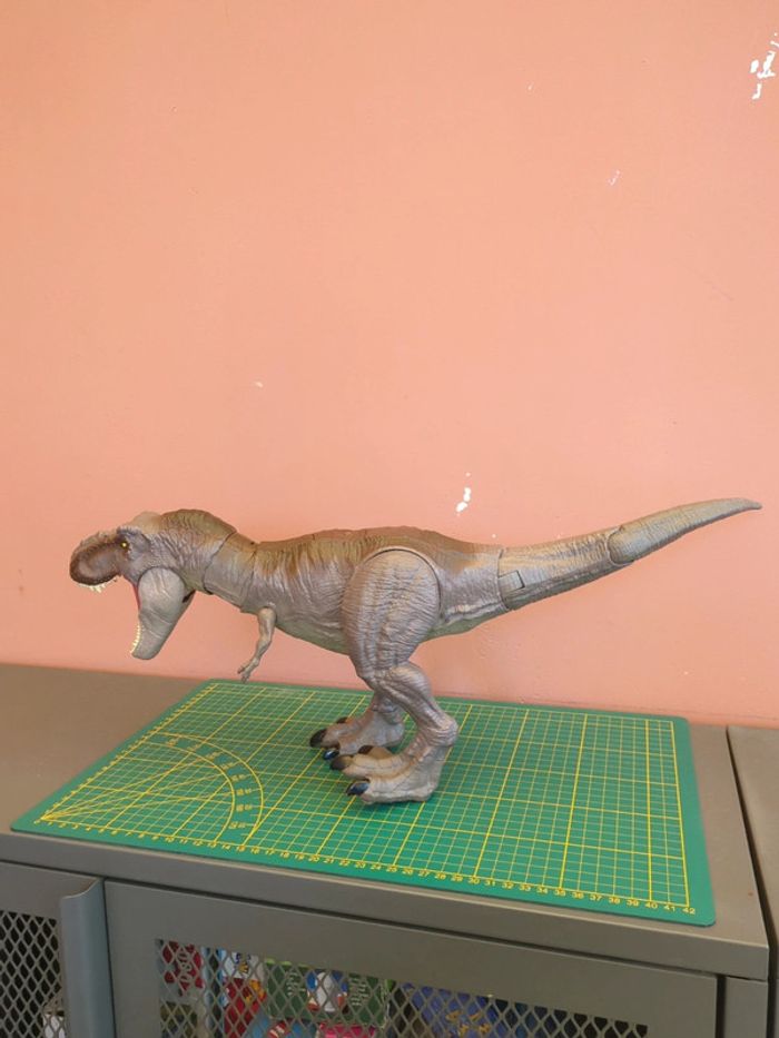 Jurassic World - T-Rex morsure - photo numéro 2