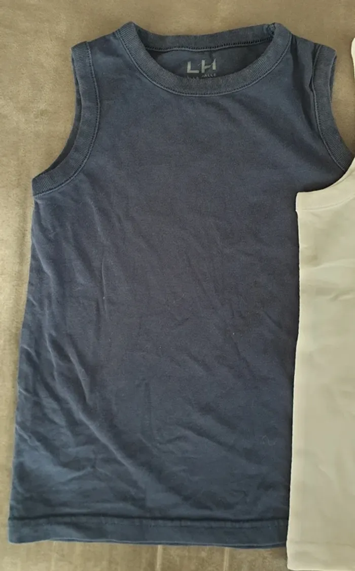 Lot 3 Tee-shirts sans manche 4 ans - photo numéro 2