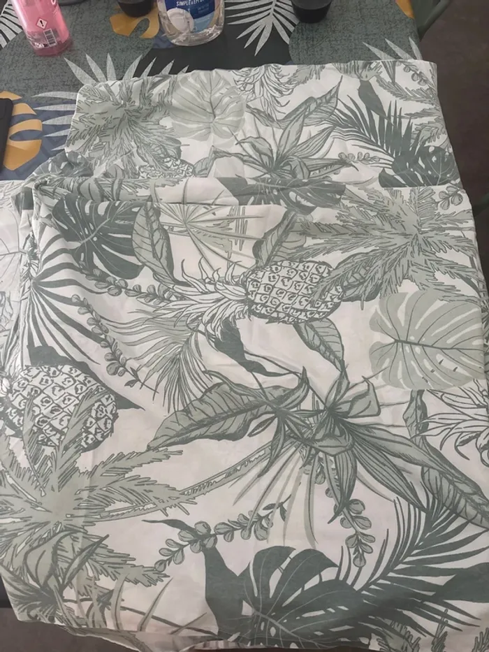 Parure de lit tropical en très bon état - photo numéro 2