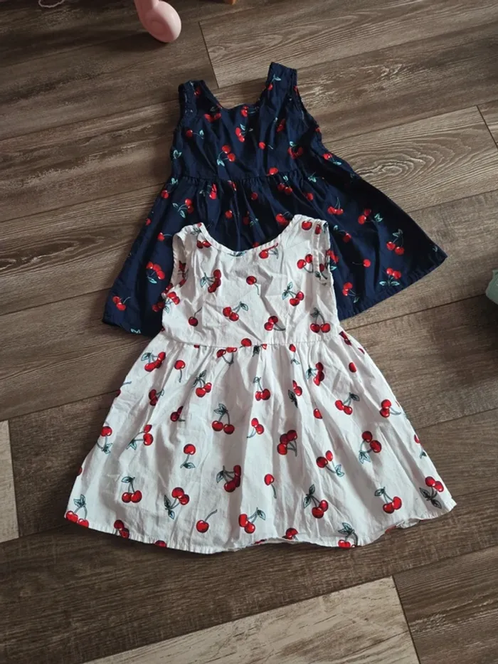 Lot 2 robes cerises