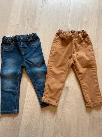 Lot de 2 pantalons taille 24 mois