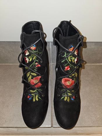 👢 Bottines à talons Miss Liberto – Motifs fleurs – Taille 40 – Talons 8,5 cm