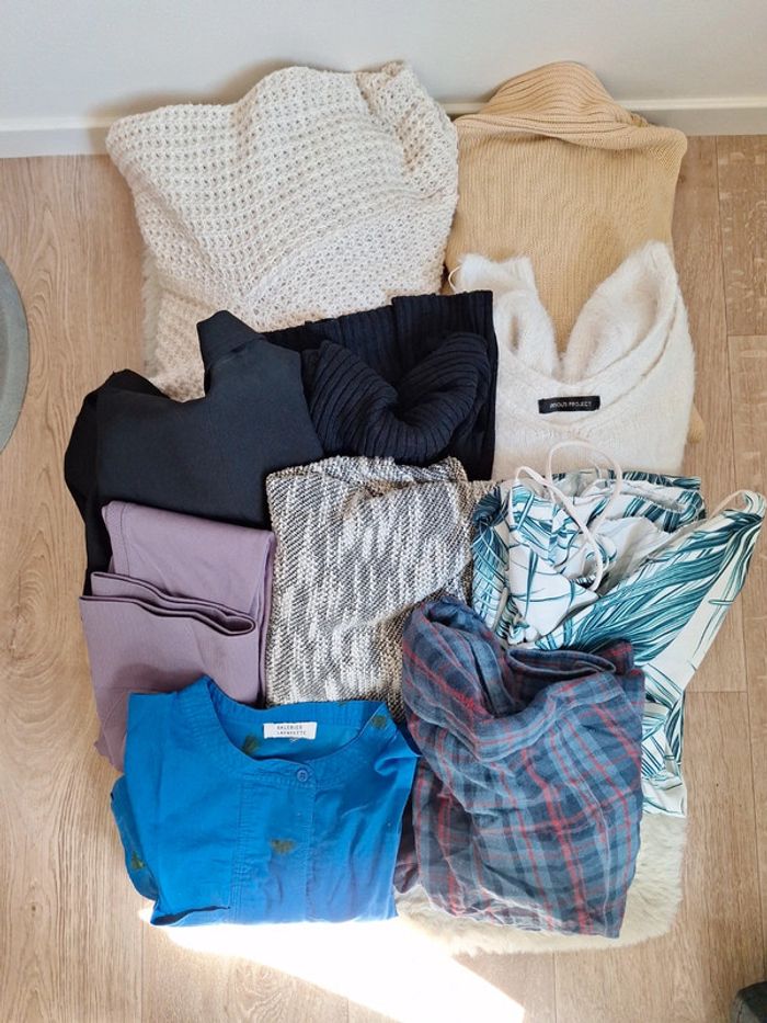 Lot n°3 10 vêtements bien lire l'annonce