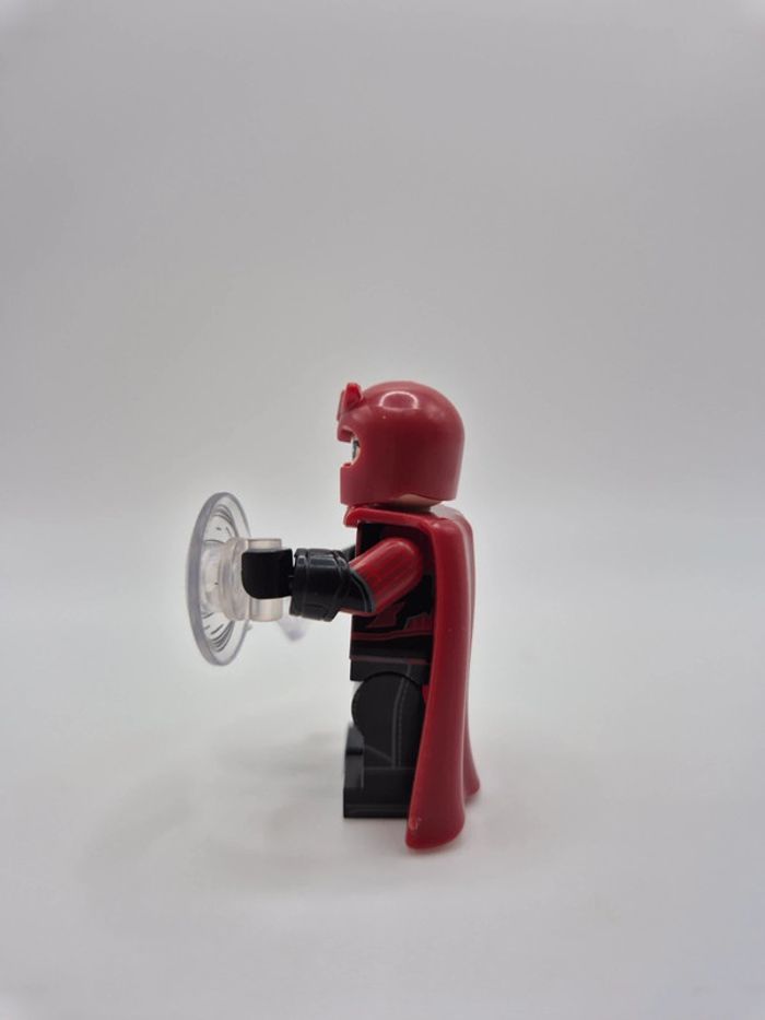 Figurine type lego Magnéto Marvel - photo numéro 2