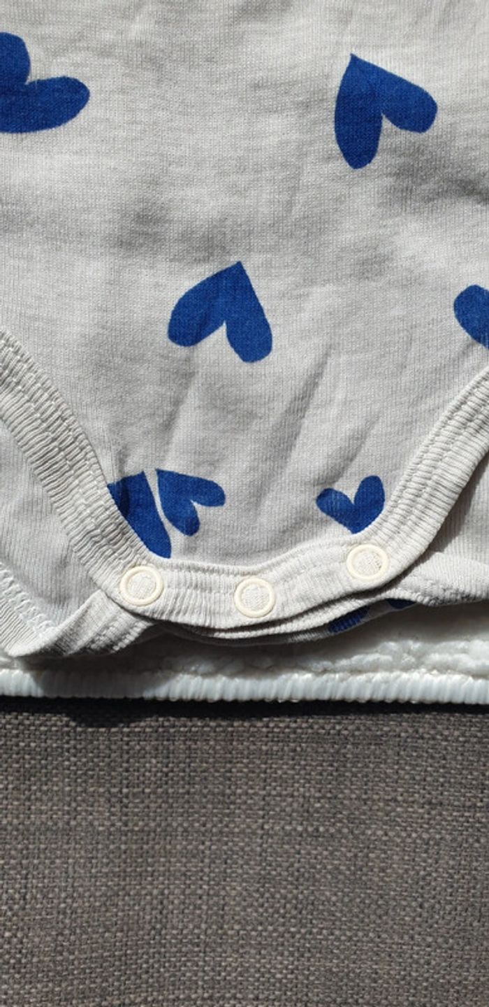 Lot bodys petit bateau 6 mois - photo numéro 7