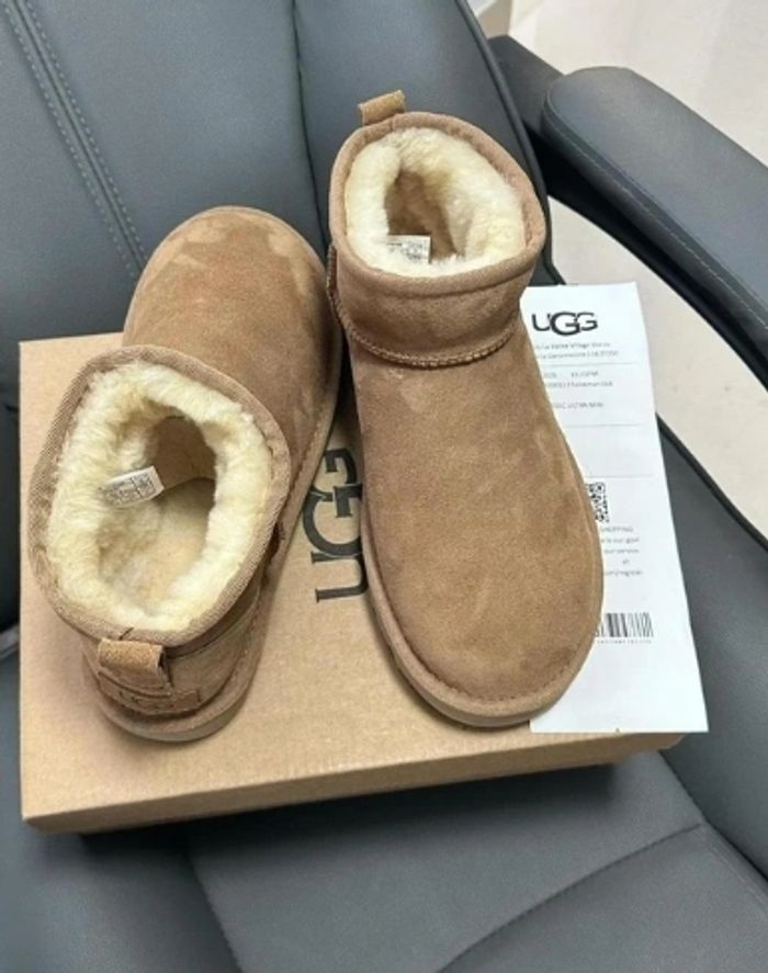 Neu. Ugg mini Snow boots - photo numéro 6