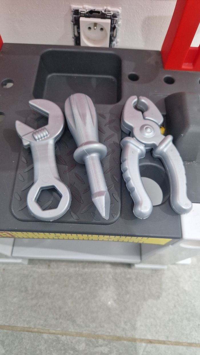 Jeu de bricolage / Atelier/ établi  / outils - photo numéro 2