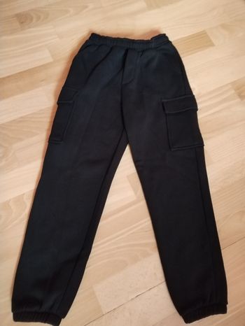 Cargo en molleton noir 10ans