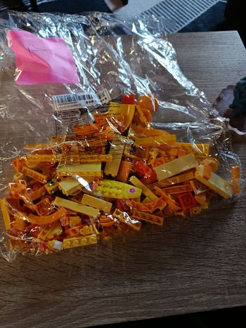 Diverses pièces lego jaune