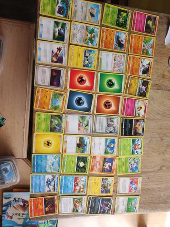 Lot de 40 cartes Pokémon