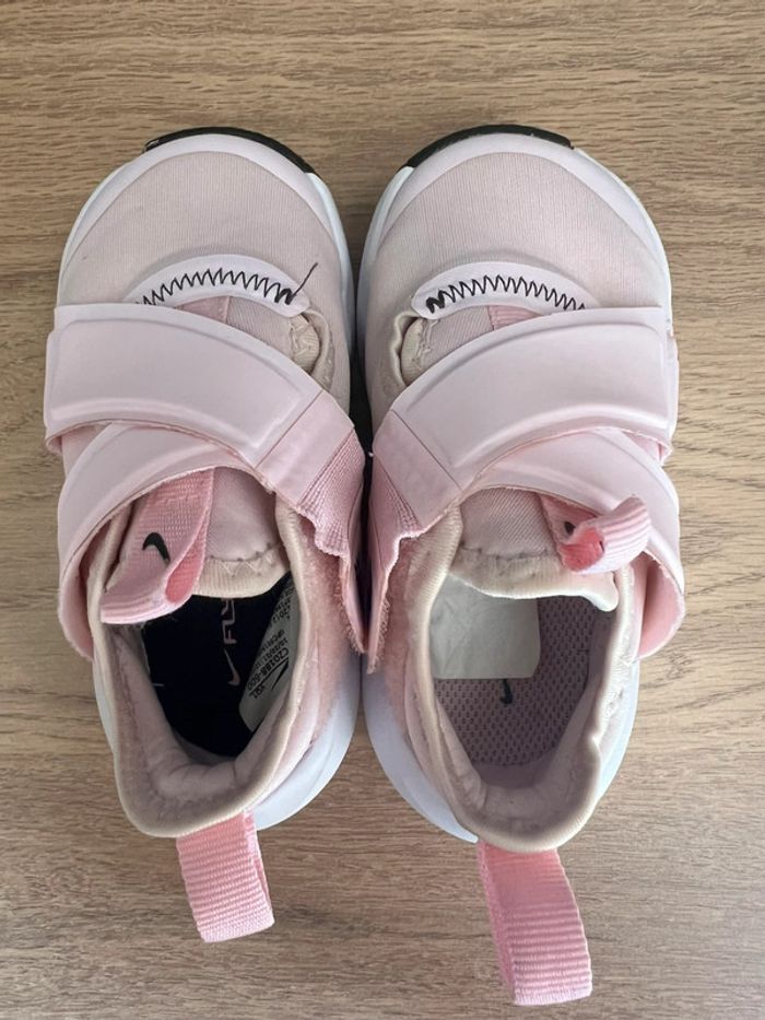 Basket fille Nike taille 22 - photo numéro 2