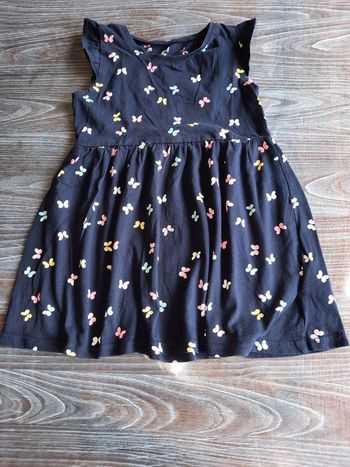 ROBE MANCHES COURTES