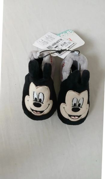 Chaussons neuf disney 9/12m