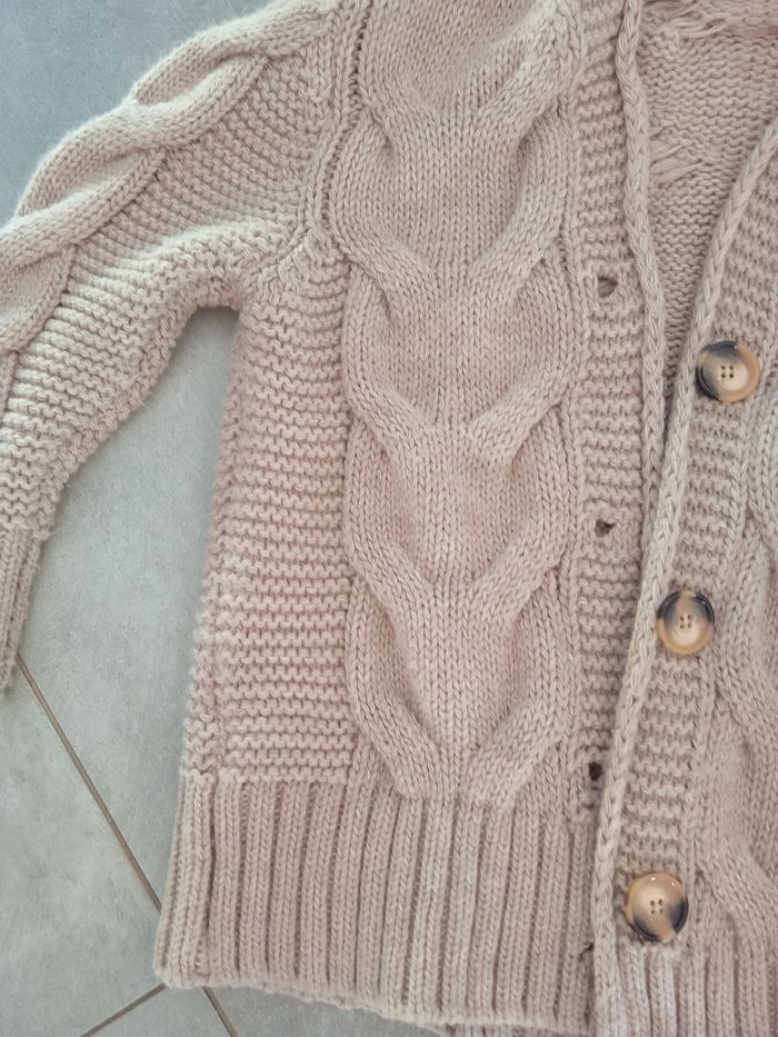 gros gilet en maille torsadé  laine beige  neuf - photo numéro 5