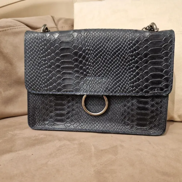 Sac bleu nuit aspect croco en cuir italien - photo numéro 2