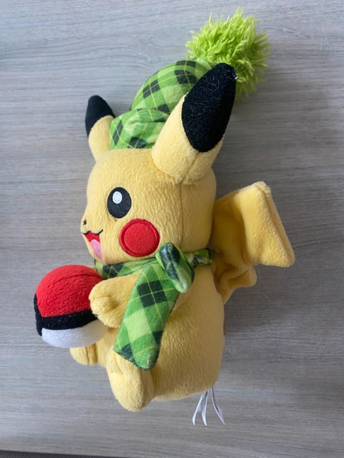 Peluche pikachu hiver - photo numéro 2