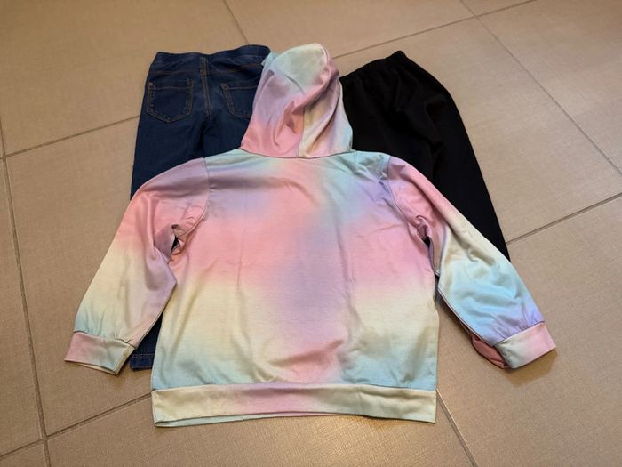2 pantalons et un pull fille 5 ans - photo numéro 5