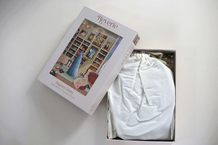 Puzzle 1000 pièces "Regency Library" par Lorena Cerqueira marque Rêverie - photo numéro 2