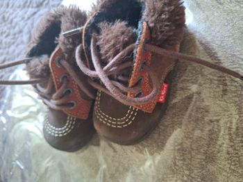 Chaussure bébé kickers nubuck et fourrées à l'intérieur Pointure 19