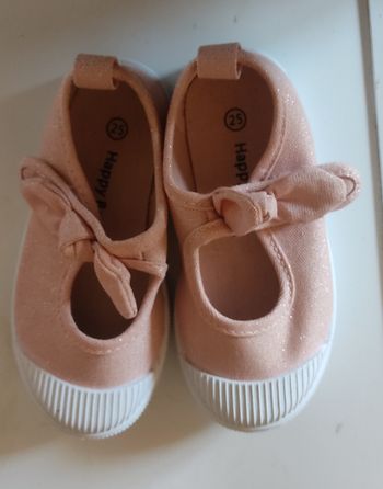 Chaussures fille neuve taille 25