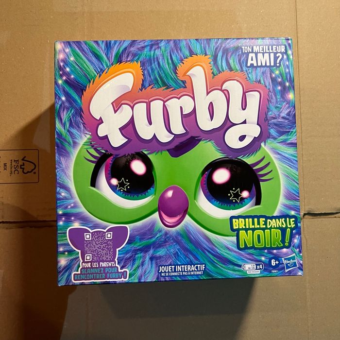 Furby Galaxie Aurore , peluche interactive brille dans le noir - photo numéro 2
