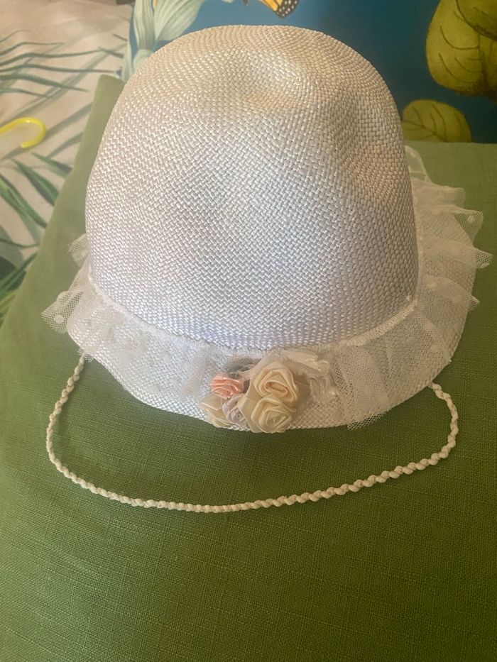Robe cérémonie avec chapeau et chaussette TBE taille 3/4 ans - photo numéro 5