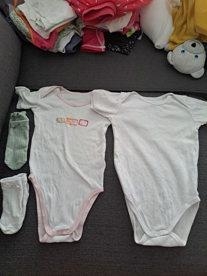 Lot vêtements fille 18mois - photo numéro 2