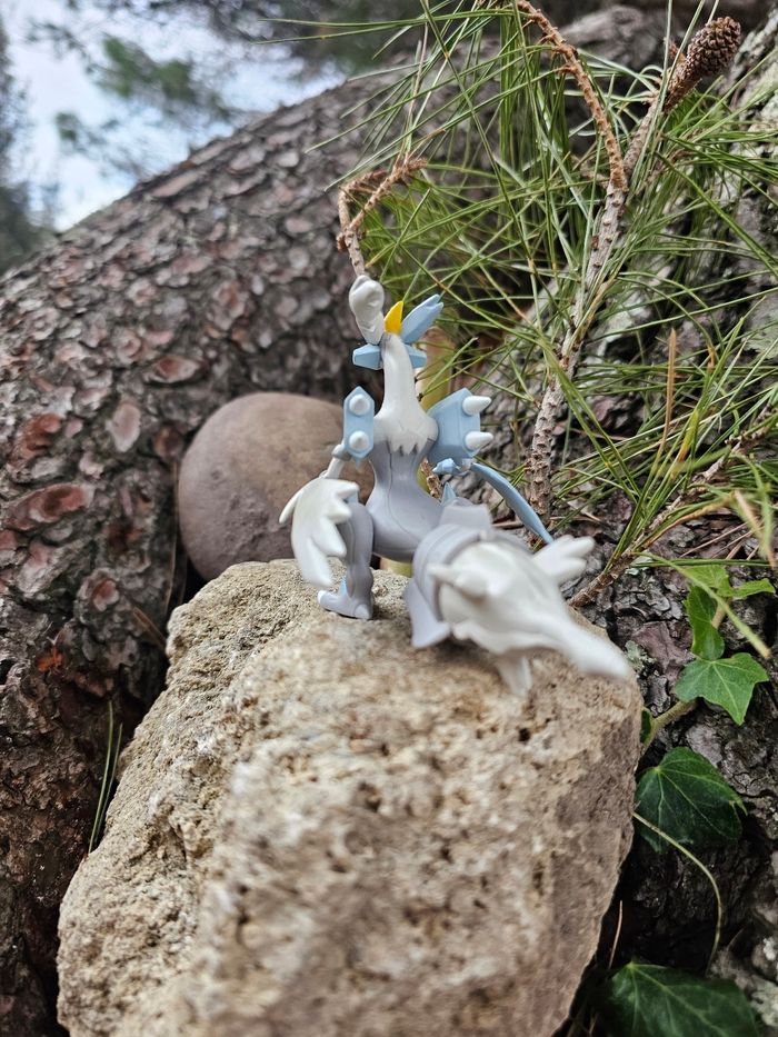 Super figurine Pokemon Nintendo tomy Kyurem blanc - photo numéro 4