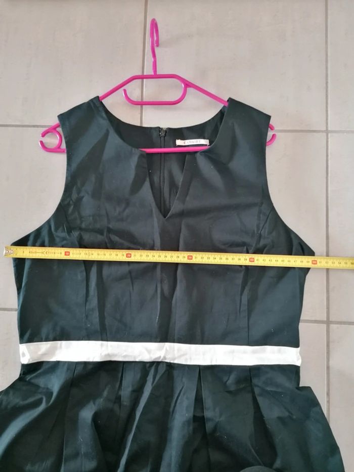 Robe noire neuve juste lavée taille 42 - photo numéro 4