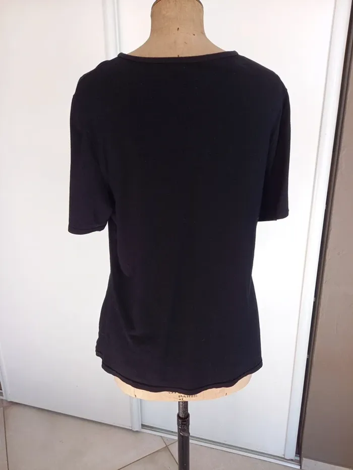 Tee shirt avec collier intégré - photo numéro 3