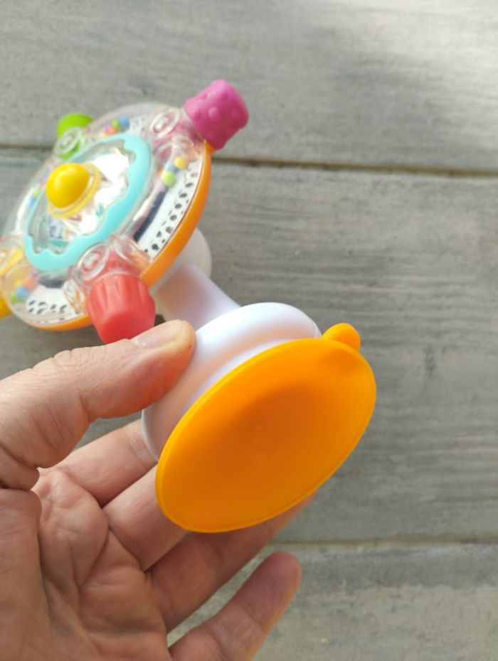 Jouet 1er âge - moulin à vent sur ventouse - photo numéro 4