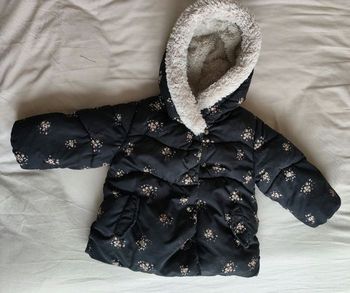 Doudoune manteau hiver a fleurs taille 18 mois tao tape a l'oeil 