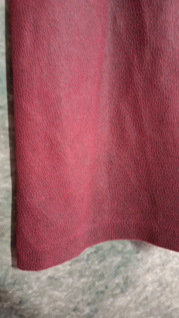 Robe douce bordeaux effet peau reptile - photo numéro 12