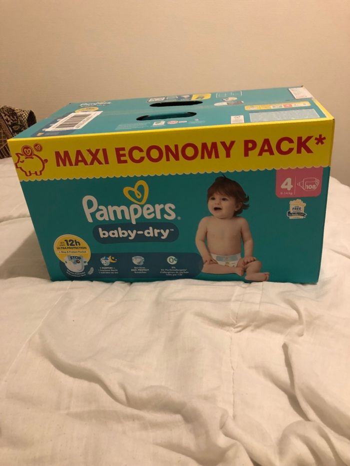 Carton de couche Pampers taille 4