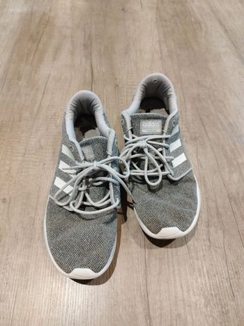 Basket Adidas femme couleur gris 41 et demi