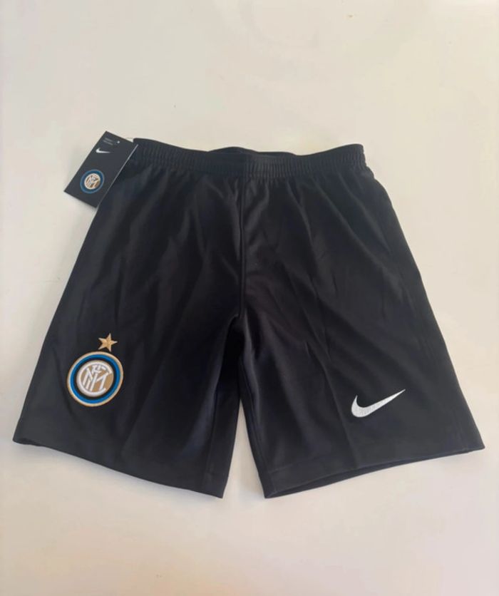 short officiel de l’Inter Milan pour enfant, taille M modèle Nike de la saison 2024-2025. - photo numéro 4