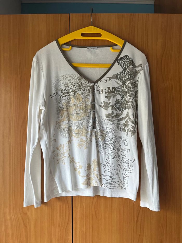 Top blanc à manches longues taille 46/48