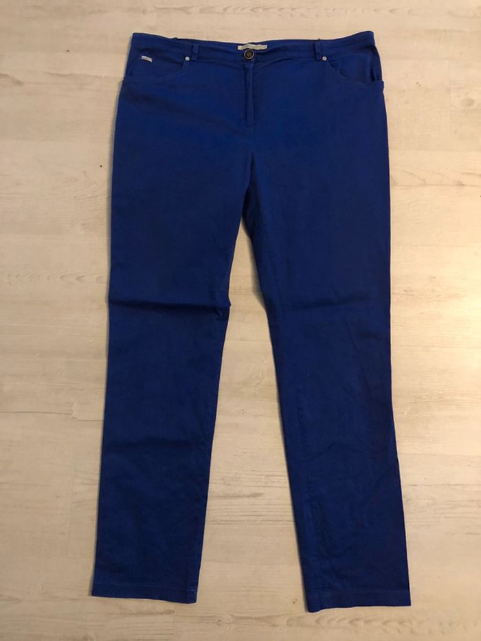 AN56- Pantalon bleu forme jean T 48 (48-50) peu porté