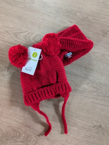 Bonnet et écharpe 3-6 mois