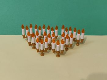 Lot 10 chandeliers avec bougies Lego - jamais utilisés parfait état - vrai Lego