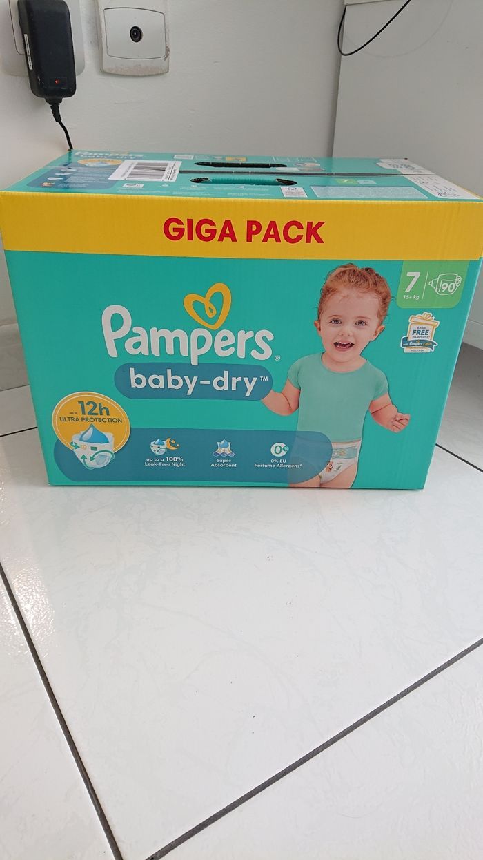 93 couches taille 7 pampers