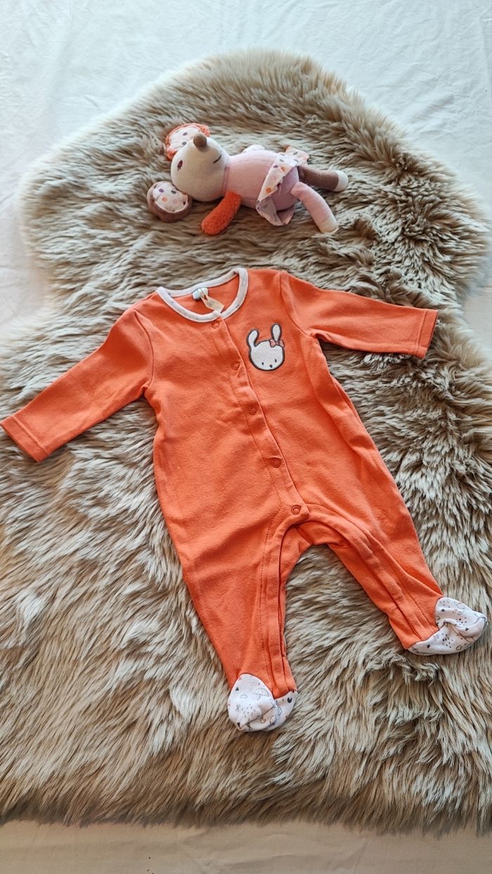 Pyjama orange orchestra 1 mois