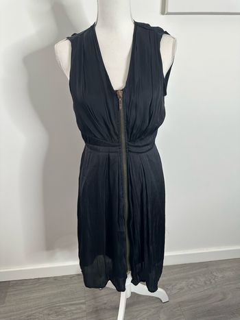 Petite robe noire satinée zip T40 L