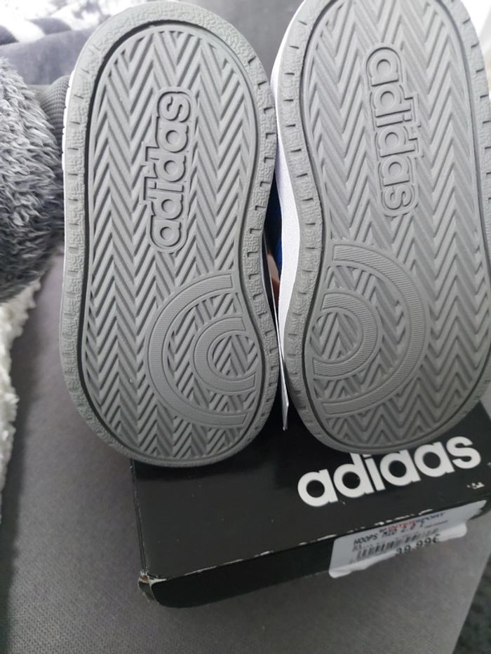 Baskets Adidas taille 21 neuve - photo numéro 4